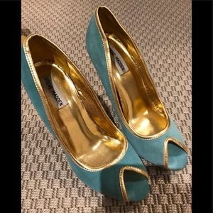 Steve Madden peep toe pumps